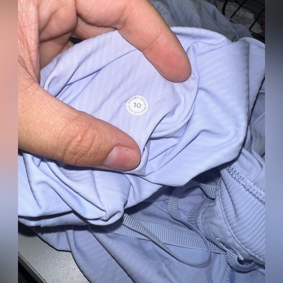 Women’s Lululemon Dance Studio Mid-Rise Crop 25” Pastel Blue Size 10 - Picture 4 of 14